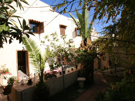 photo1