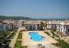  2 bed luxury apartment in complex 200m from the beach