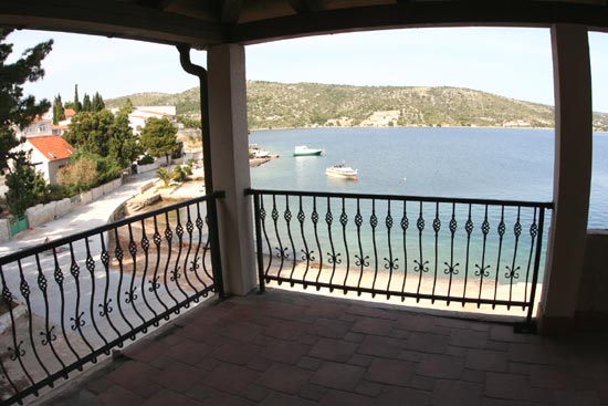 photo3