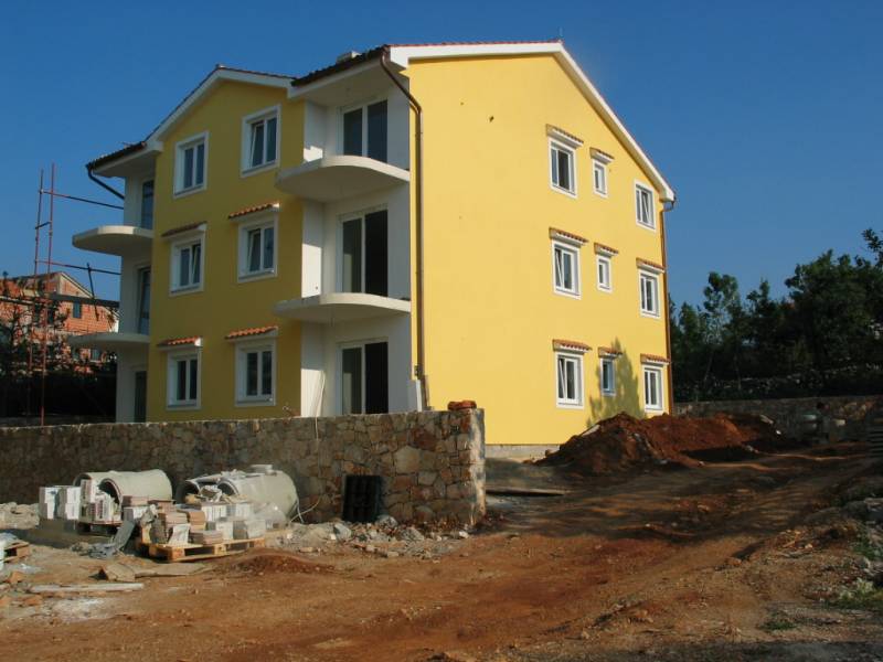 photo1