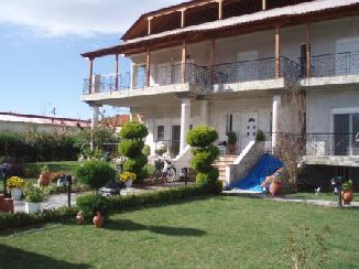 photo1